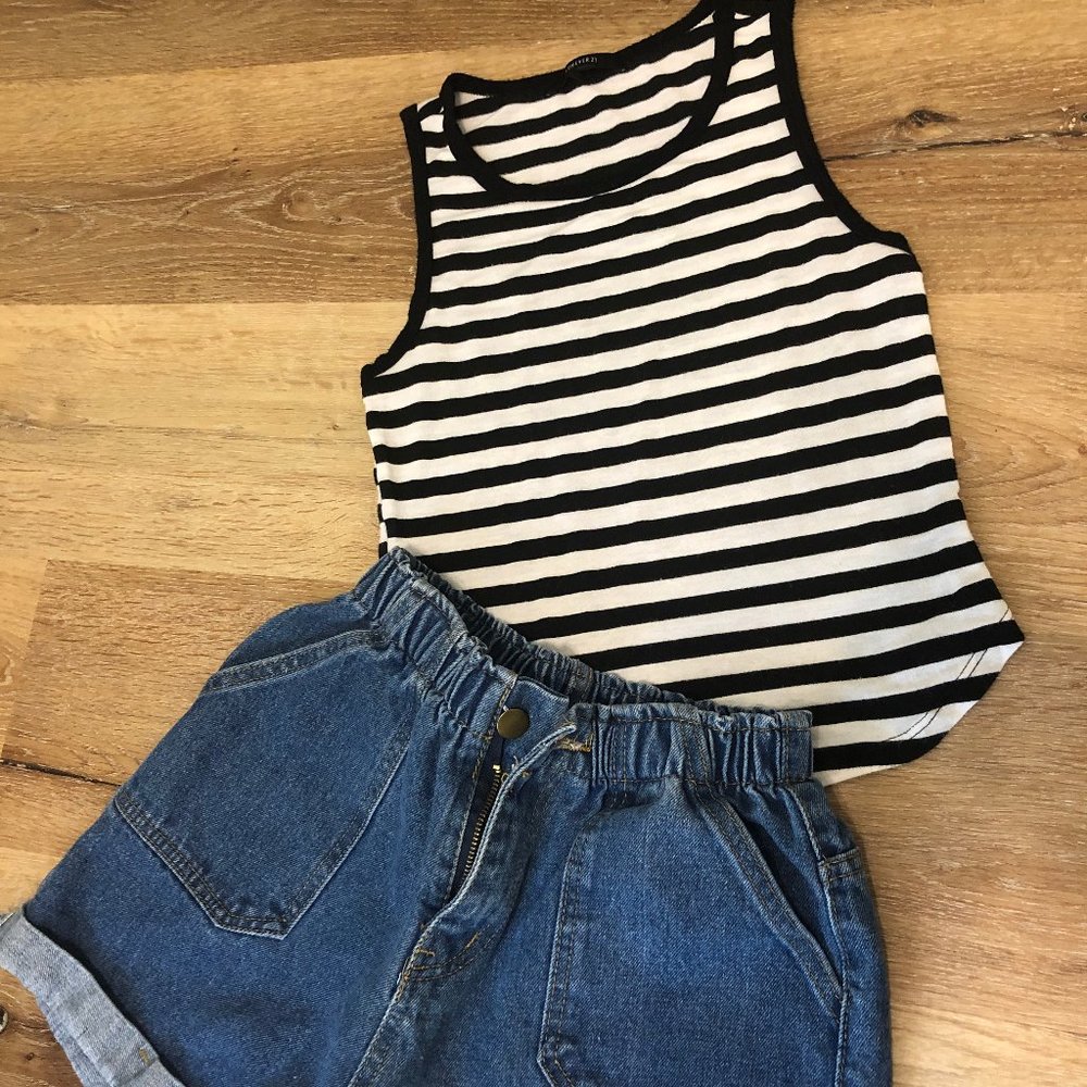 BLACK AND WHITE STRIPE TANK TOP